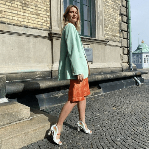 maria shoes with green coat